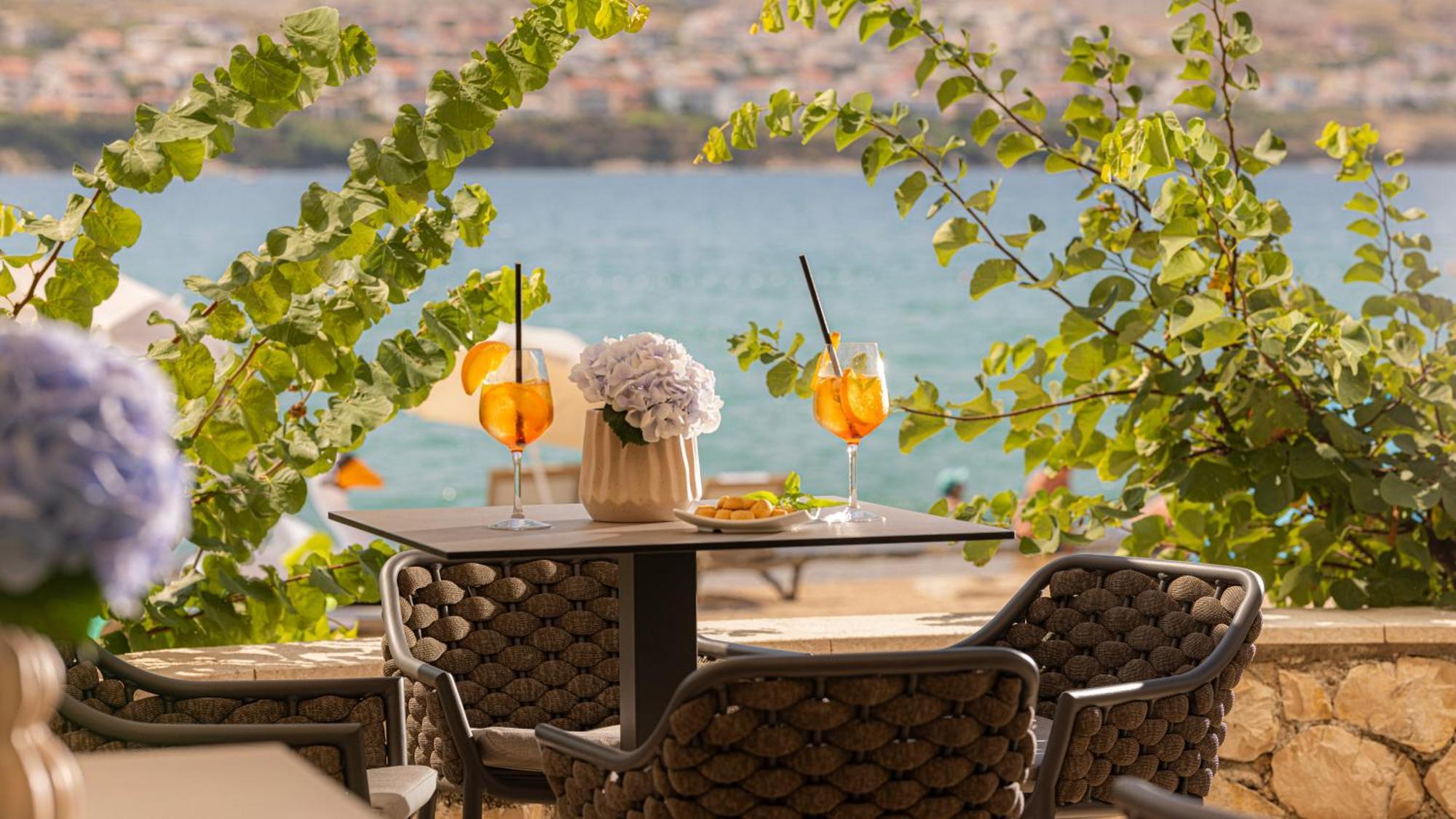 Family Hotel Pagus Паг Экстерьер фото