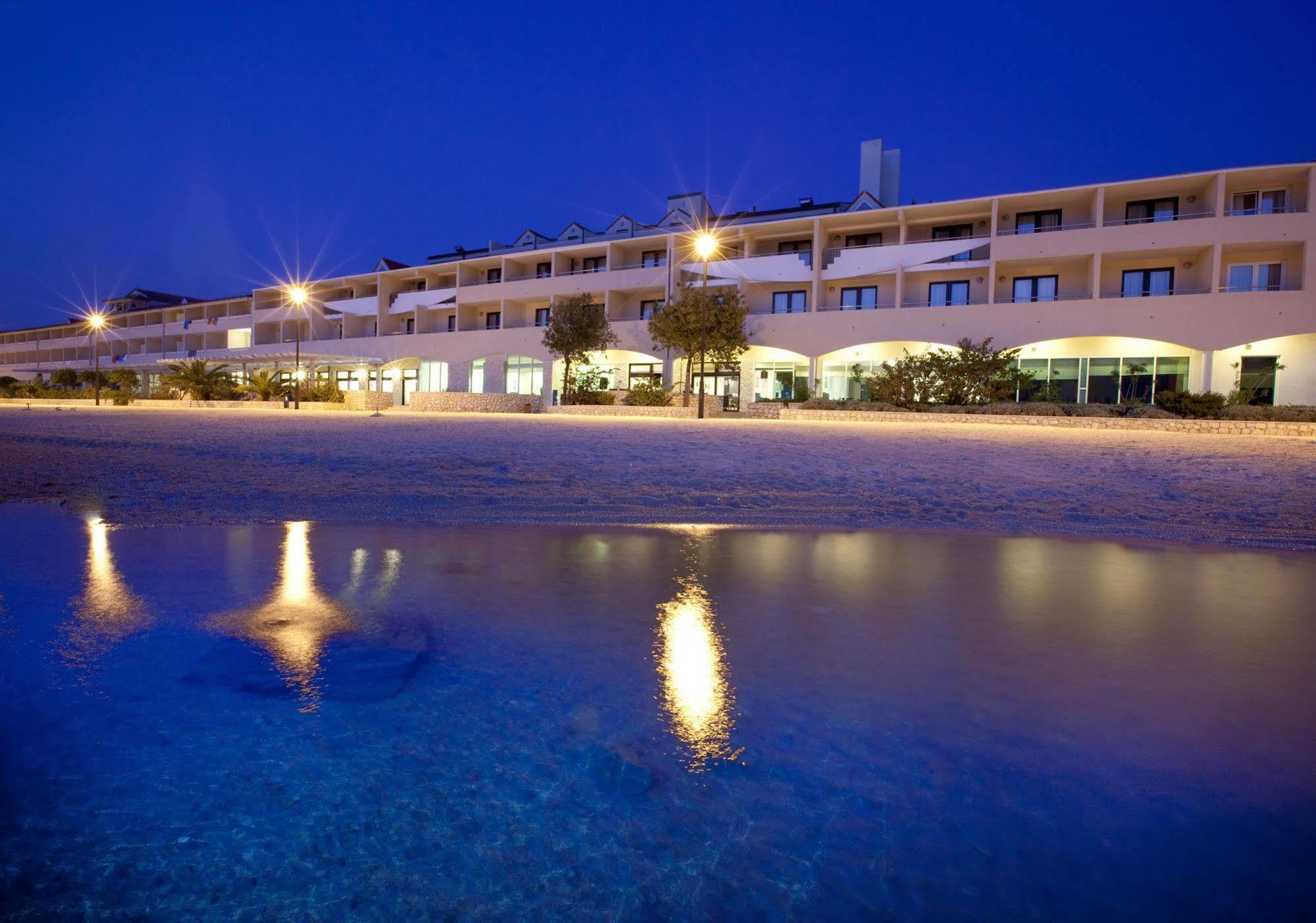 Family Hotel Pagus Паг Экстерьер фото